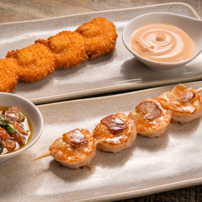 Espetinho de Camarão e Queijo coalho empanado